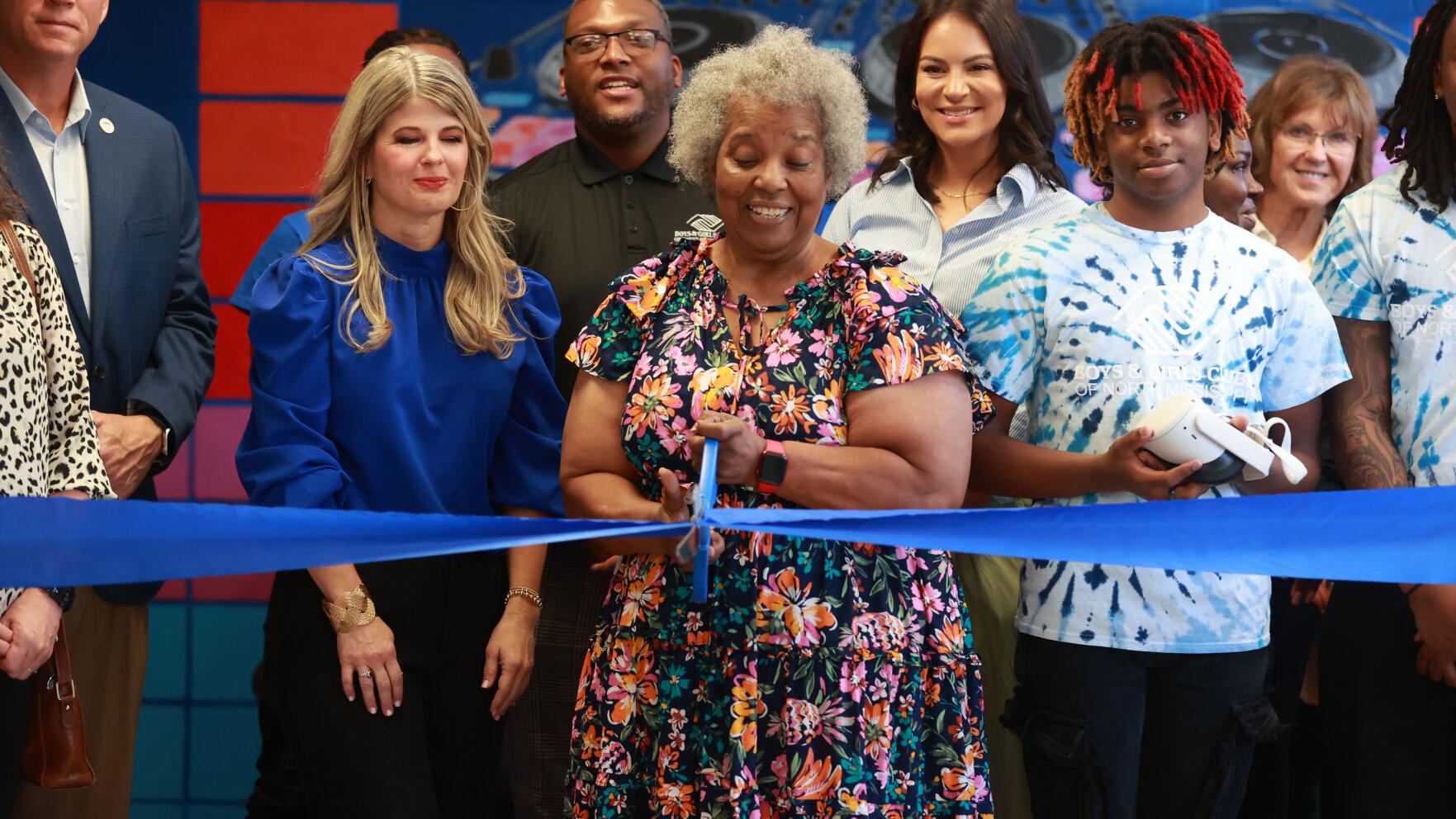B&GC Northside Clubhouse cuts ribbon on Toyota-sponsored teen room